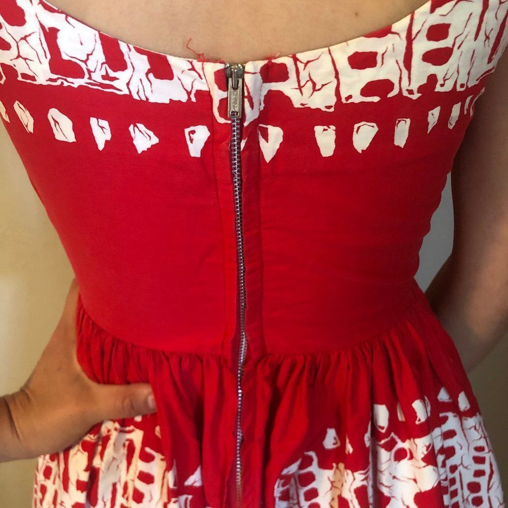 Vintage 50s Kamehameha Hawaii Tropical Red White Fit and Flare Print Sundress - Picture 7 of 12